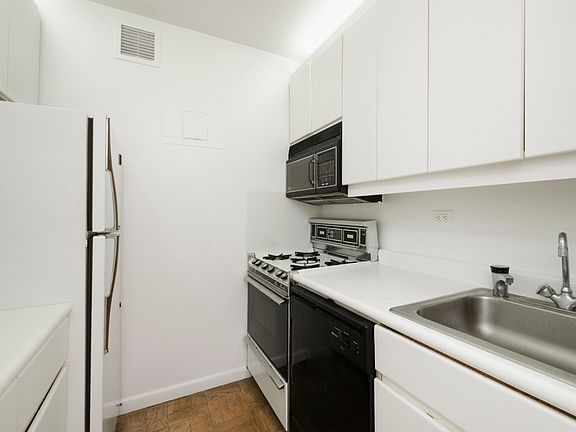 4th image of 630 1st Ave APT 14S