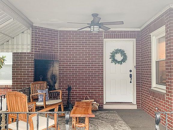 2nd image of 2444 Oakdale Ave