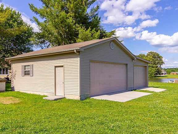5th image of 137 Island Harbor Ln