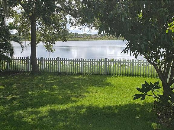 4th image of 3811 Lake Shore Dr