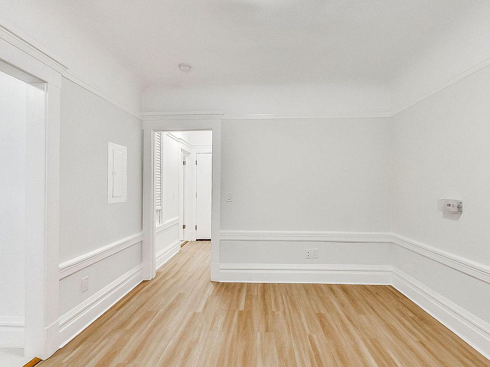 1st image of 960 Larrabee St APT 113