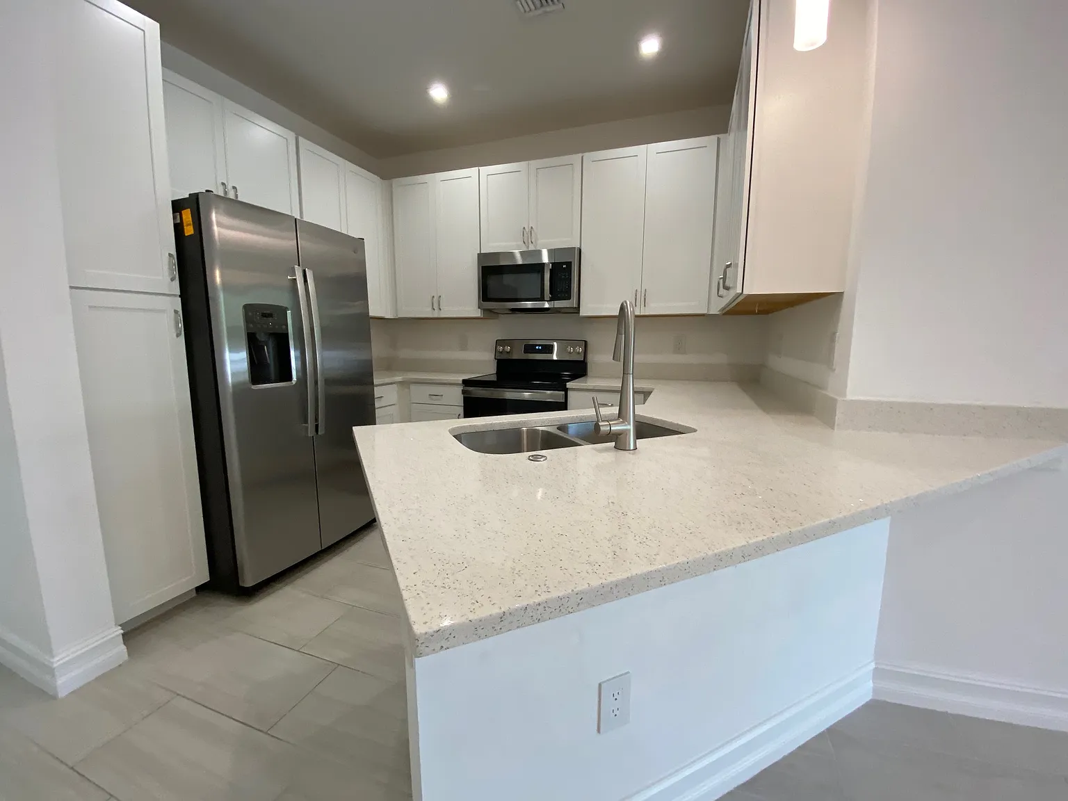 3 bed, 2.5 bath, 1643 sqft, $2,800 — Photo 4