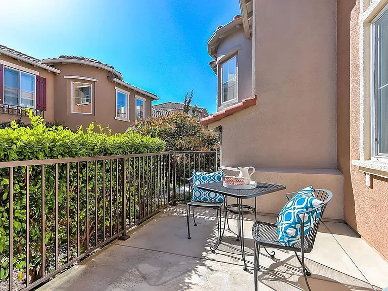 1933 Silva Pl — Photo 19