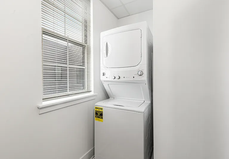 943 Washington Ave #306 — Photo 17