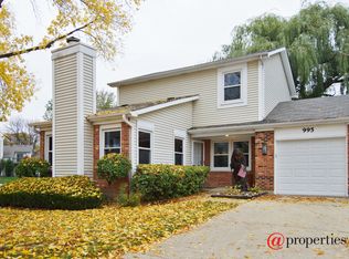 995 Foxwood Ct, Schaumburg, IL 60194