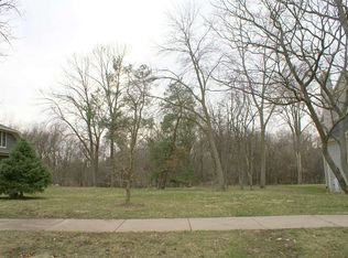 6124 Plymouth St, Downers Grove, IL 60516