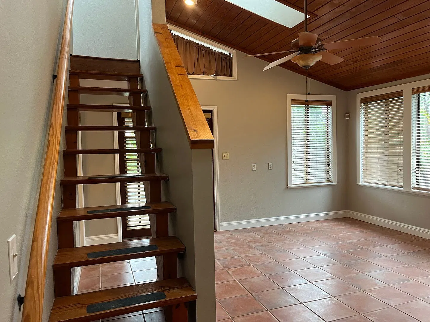 3 bed, 3.0 bath, 1928 sqft, $3,899 — Photo 4