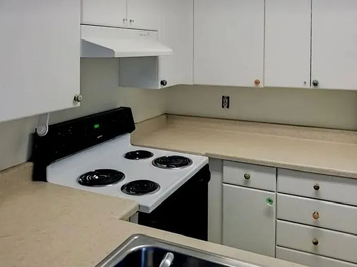3660 Whitman Ave N #6 — Photo 8