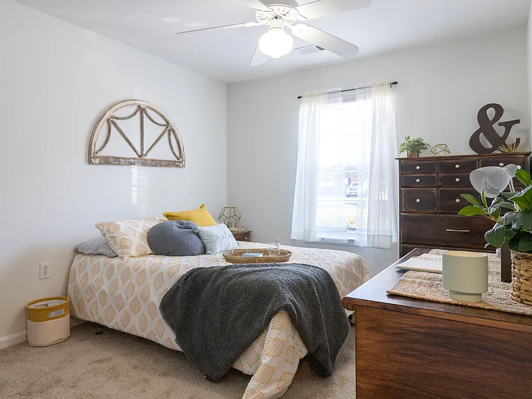 Belmont Landing Apartments — Photo 13