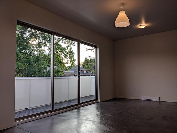 Balcony off bedroom