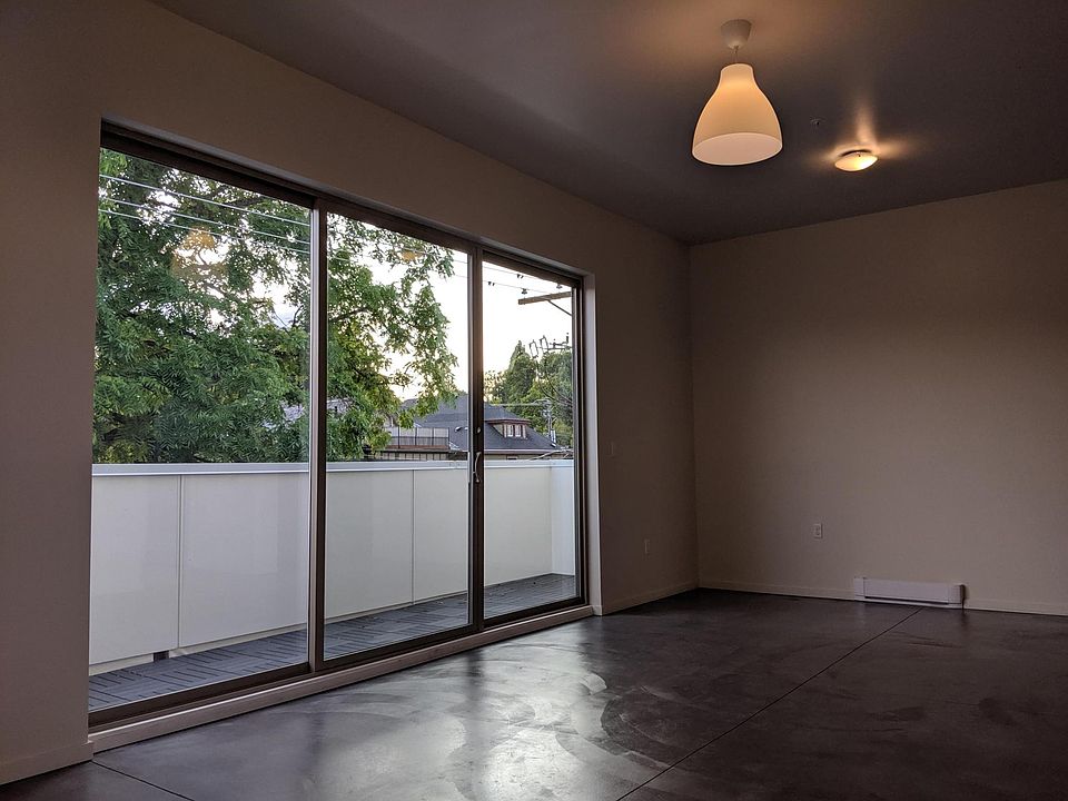 Balcony off bedroom