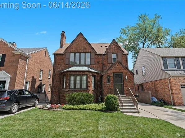312 McKinley Ave, Grosse Pointe Farms, MI 48236