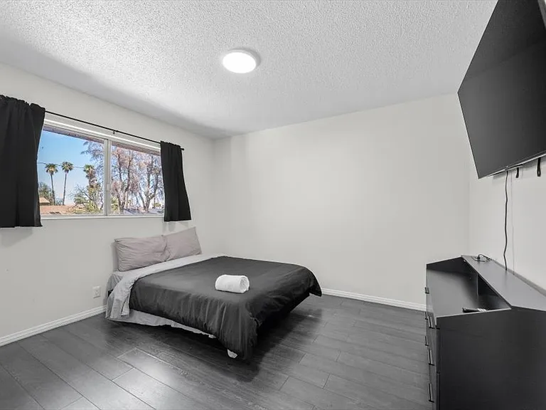 2571 Vegas Valley Dr — Photo 27