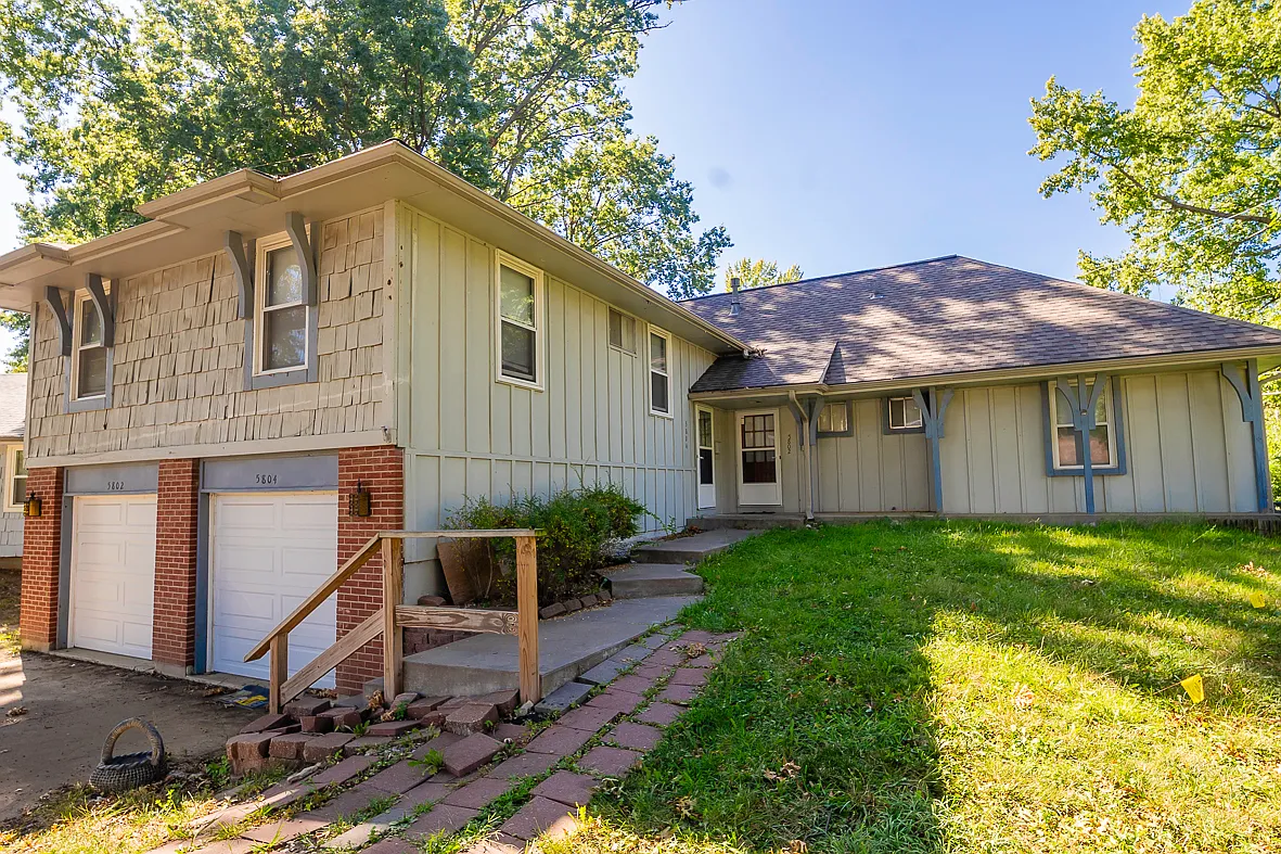 Building Photo - 5804 Larsen Ln