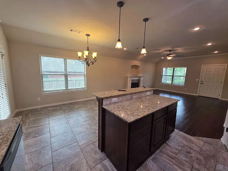 3072 N Autumn Rose Ave — Photo 5