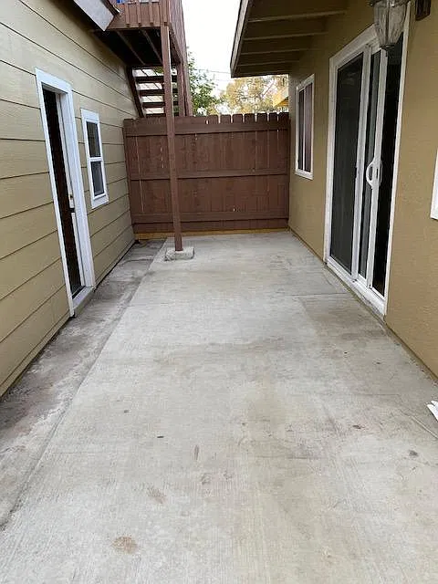 3320 Clairemont Dr — Photo 4