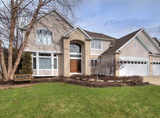 530 E Beacon Hill Cir, Chagrin Falls, OH 44022