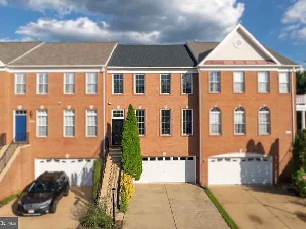 43877 Sandburg Sq, Ashburn, VA 20147