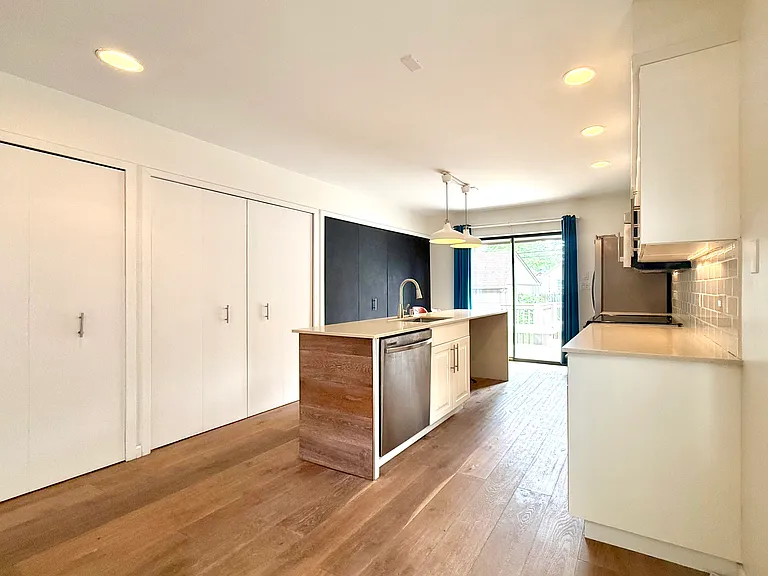 799 Emmons Ave — Photo 8
