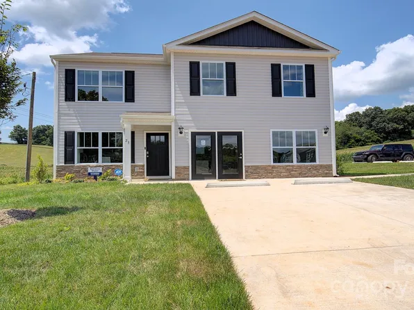 12 Wildbrook Dr, Waynesville, NC 28785