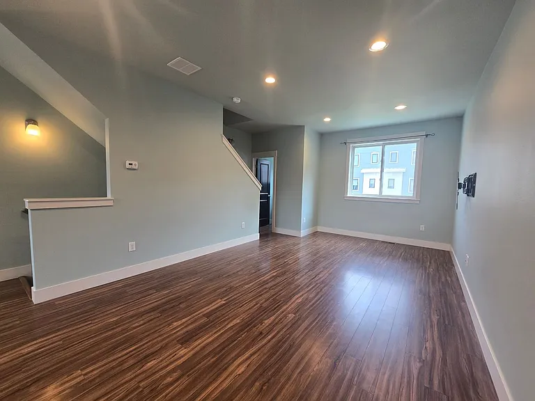 1904 Songbird Dr — Photo 9