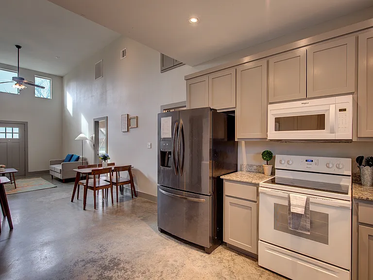 604 Maple St #2 — Photo 13