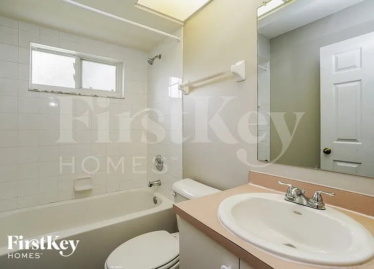 149 SE 18th St — Photo 10