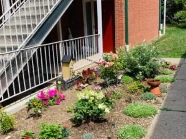 20 S 18th St APT 4, Lewisburg, PA 17837