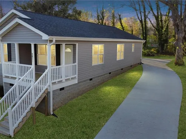 1943 Hilldale Dr, Burlington, NC 27215