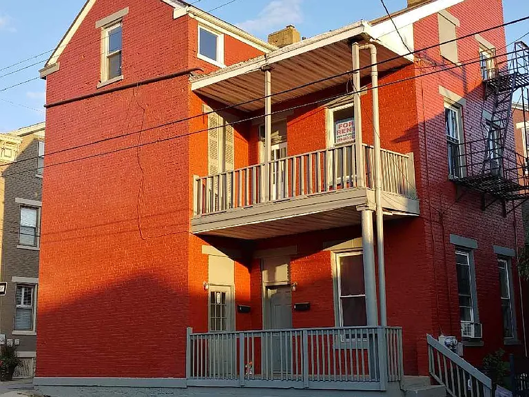 801 Perry St #F2 — Photo 2