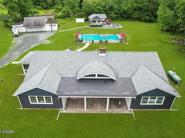 108 Bluestone Blvd, Matamoras, PA 18336