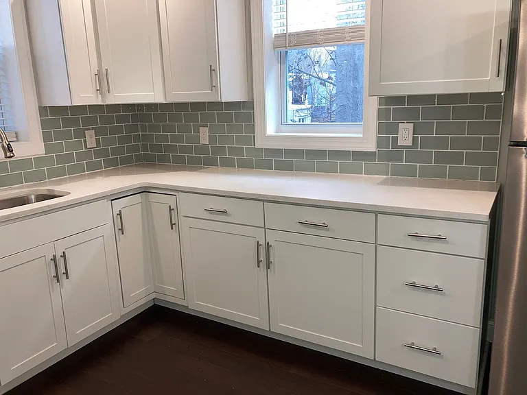 2225 W Thompson Street — Photo 4