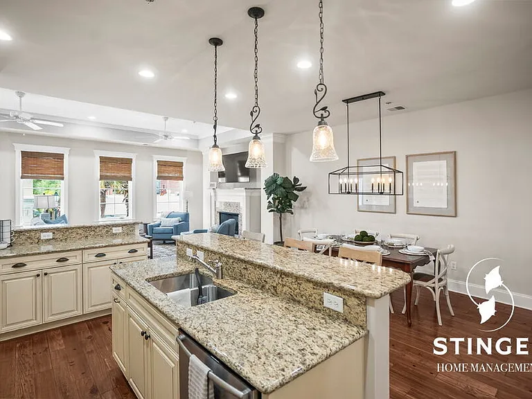 700 Bay St #207 — Photo 10