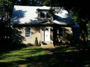 44 Essex Rd, Ipswich, MA 01938