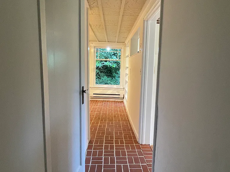 26th Ave E — Photo 13