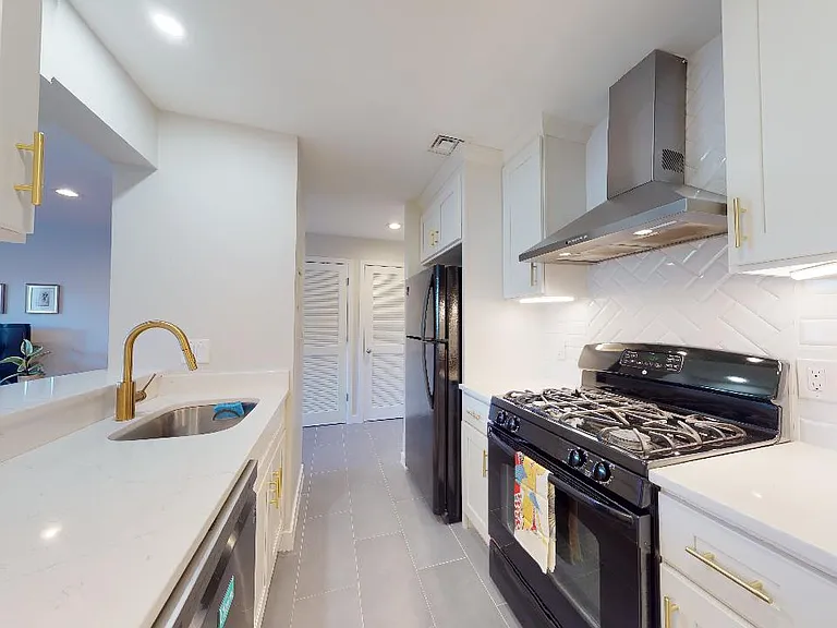 20 Chestnut St #308 — Photo 6