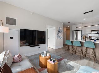 1128 W Van Buren St #ID1029580P, Chicago, IL 60607