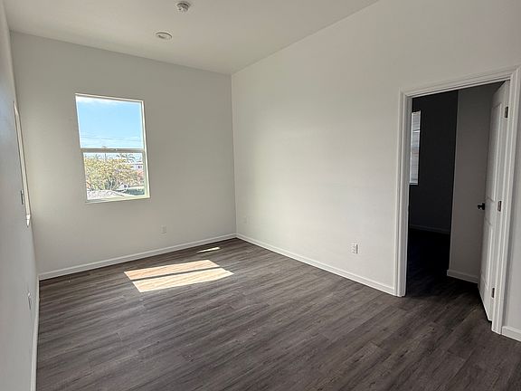 3rd image of 1821 N Ave #1