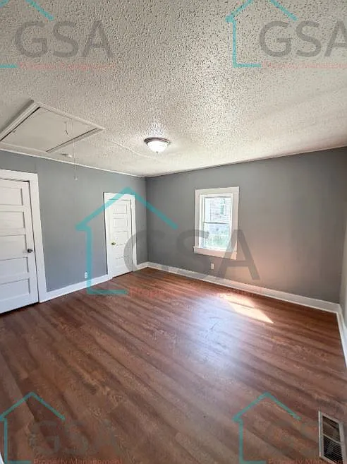 2 bed, 728 sqft, $1,200 — Photo 3