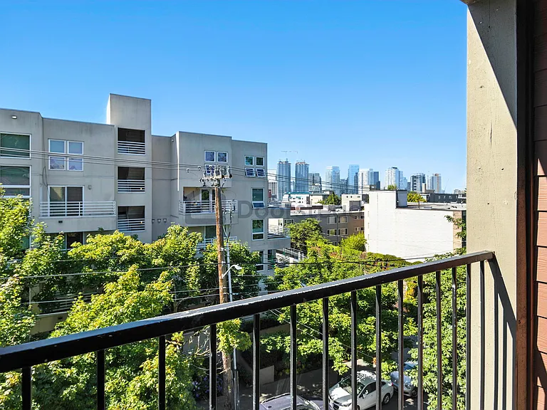 601 Summit Ave E #401 — Photo 9