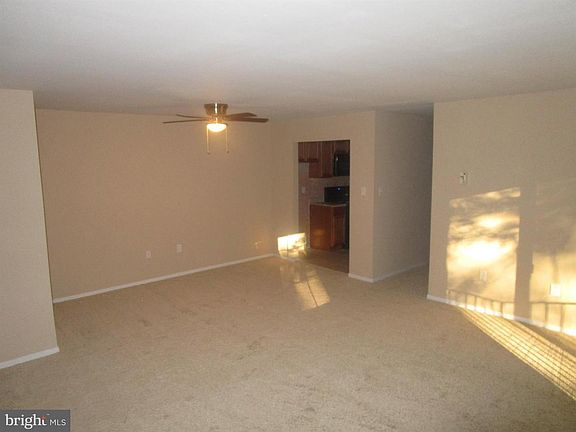 3rd image of 4511 Romlon St
