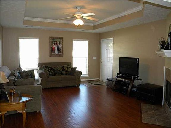 2nd image of 802 Cottage Ln