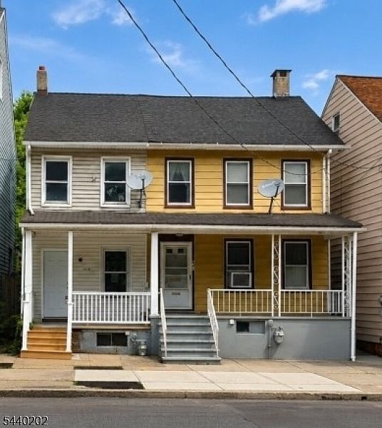 1st image of 639 S Main St