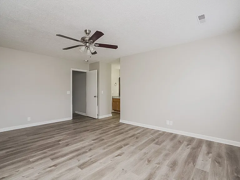 6112 Hampton Hall Way — Photo 9