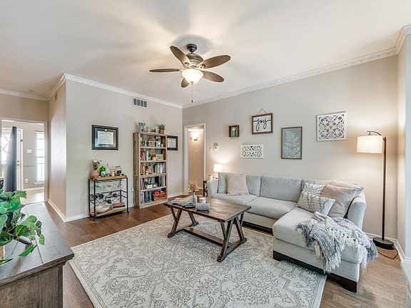 5th image of 4320 Bellaire Dr S APT 203