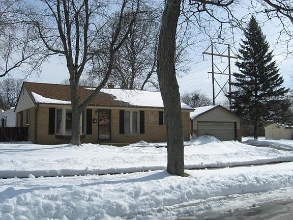 3rd image of 1315 Evergreen Dr