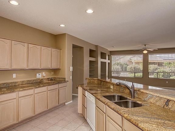 5th image of 15832 W Silver Breeze Dr