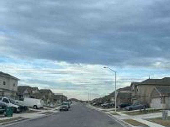 Exterior Neighborhood (street photo)