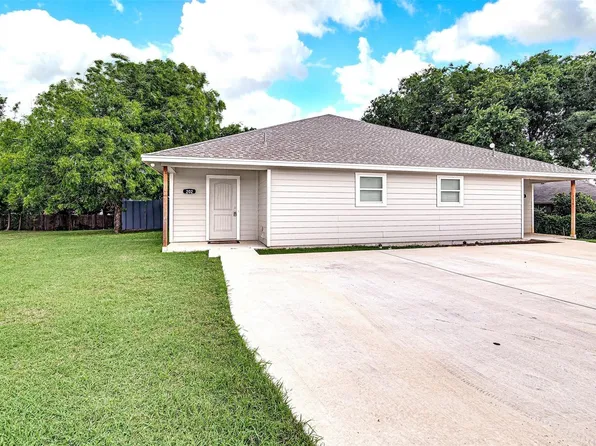 200 Honey Bee Dr, Joshua, TX 76058