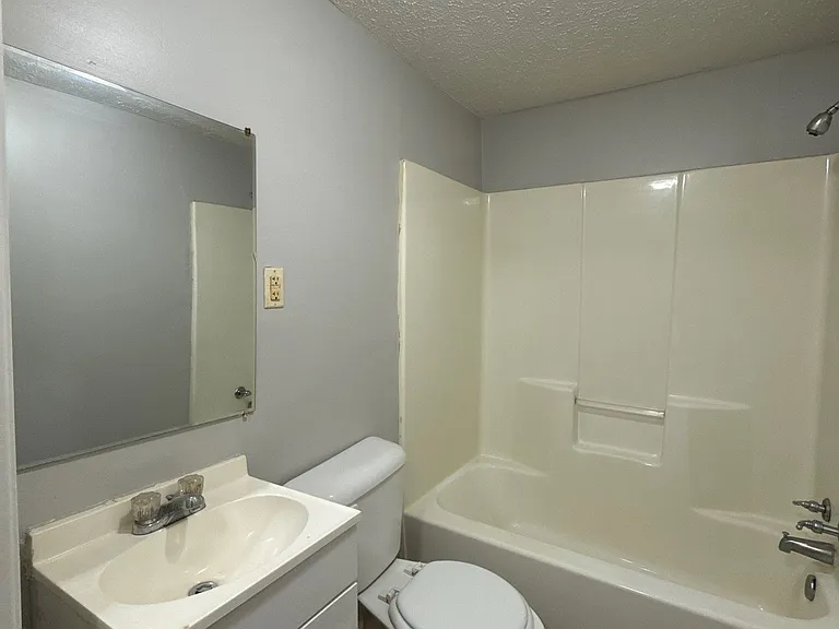 929 Scott St #1 — Photo 7